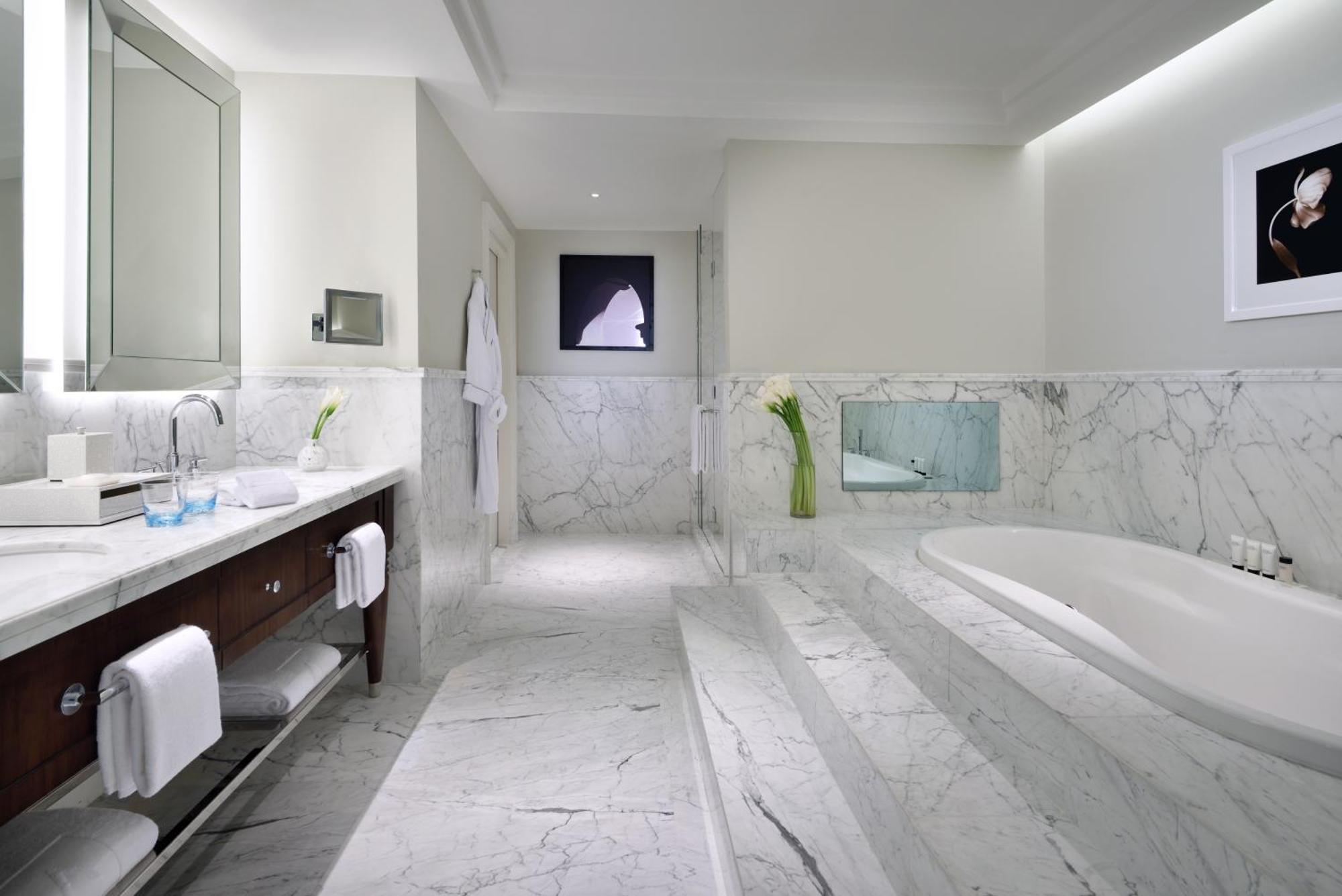 Kempinski The Boulevard Dubai Hotel 5*