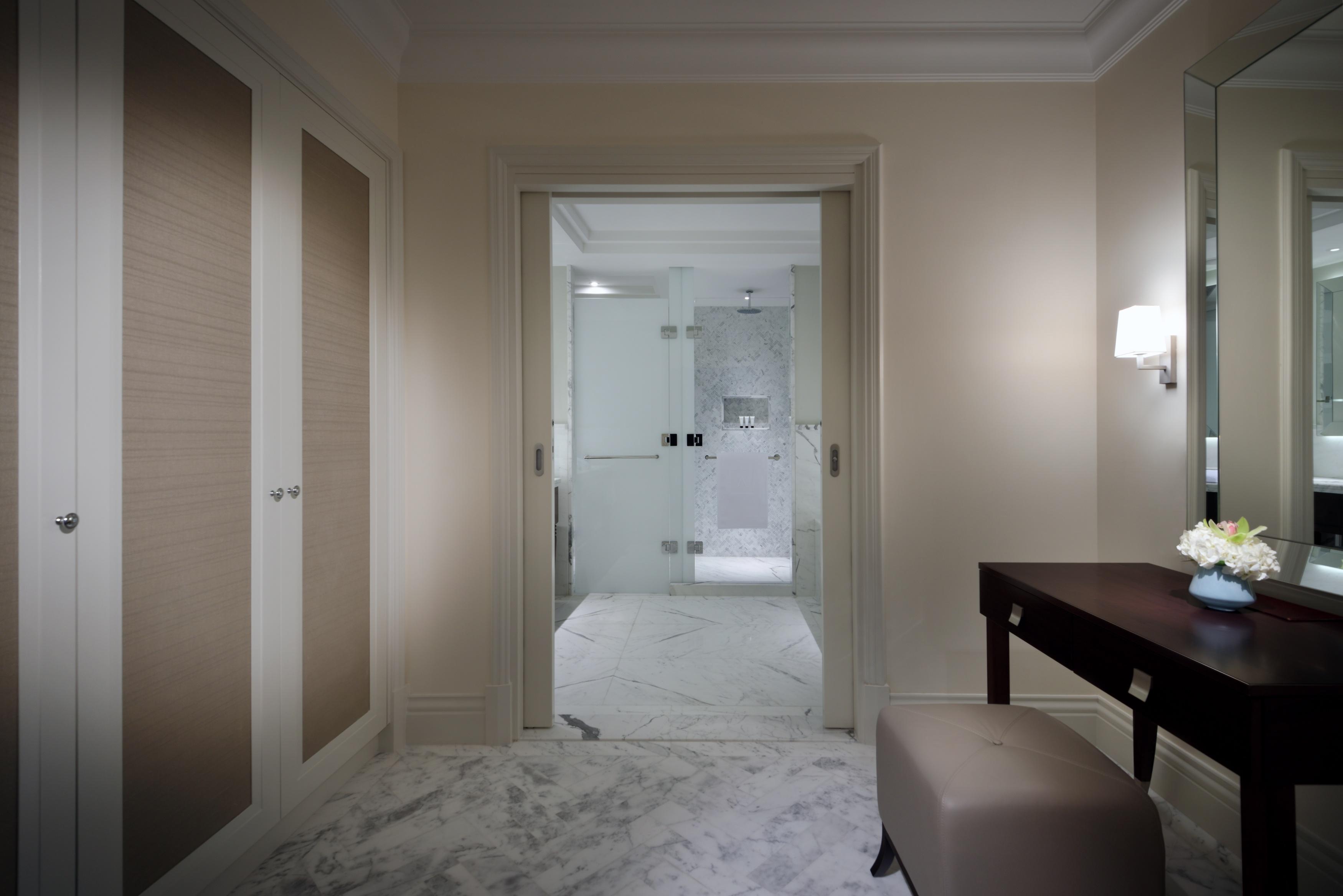 Hotel Kempinski The Boulevard Dubai 5*